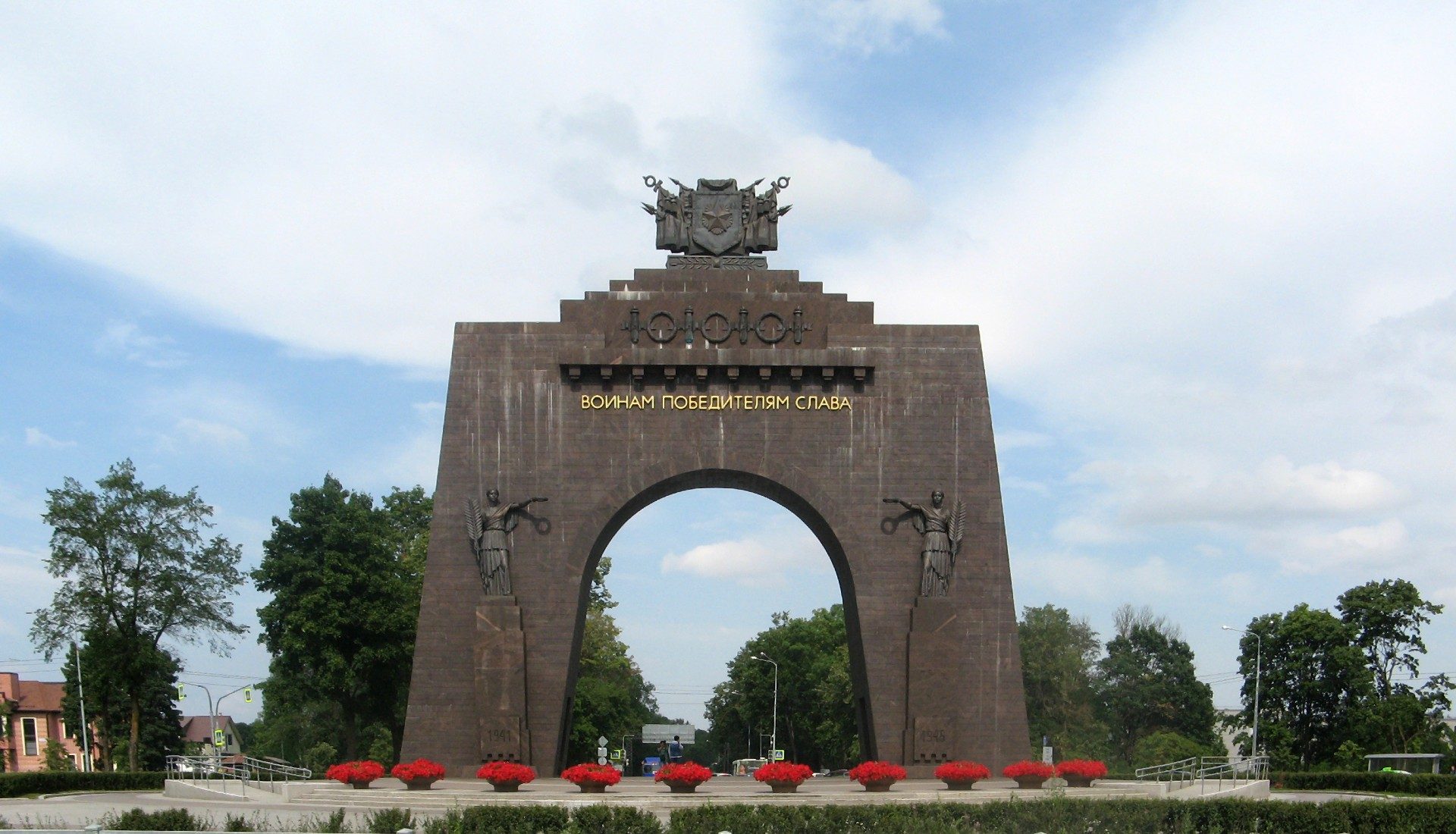Площадь Воинской славы в Красном Селе рядом с домом